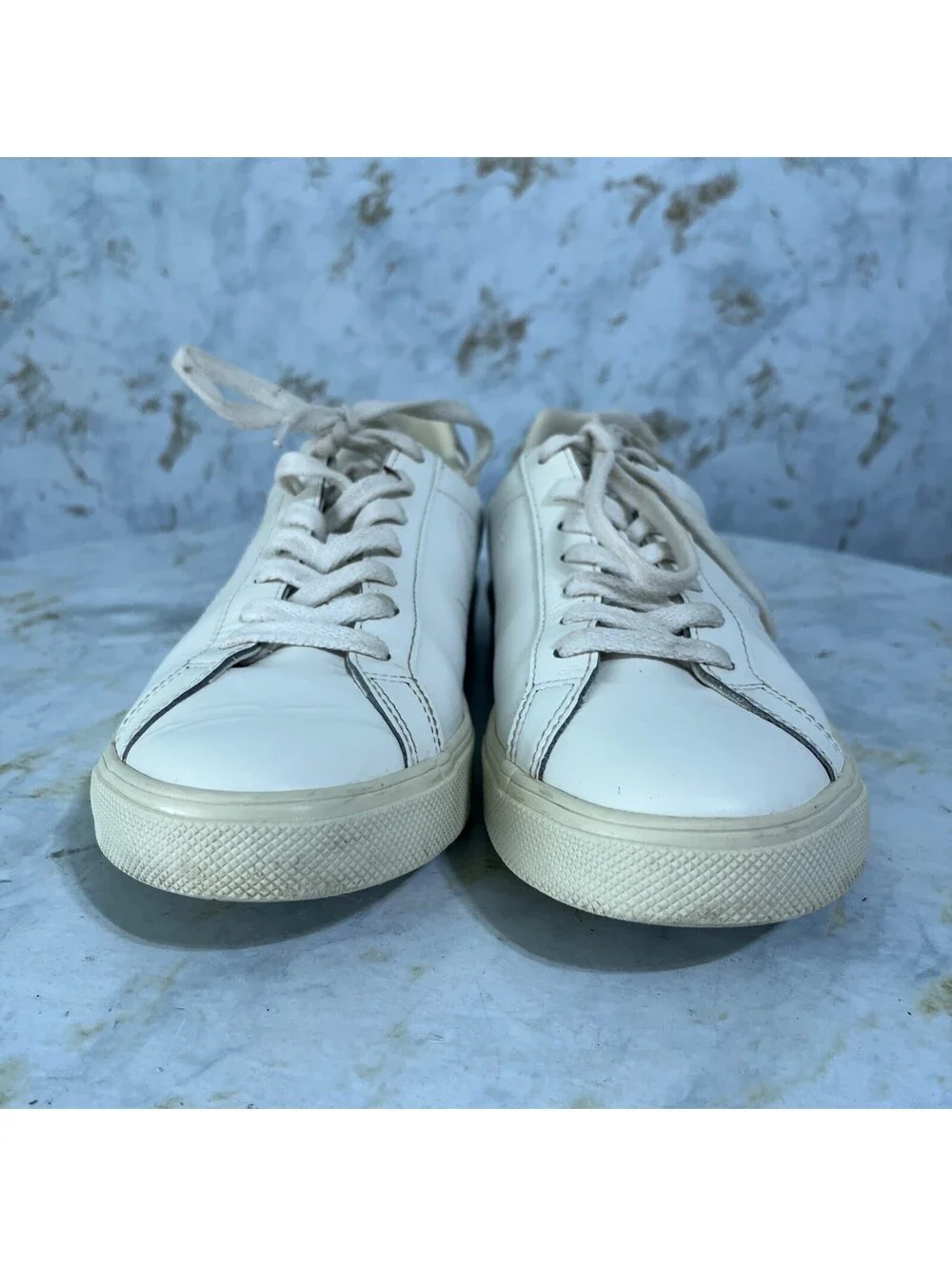 Veja upper midsole